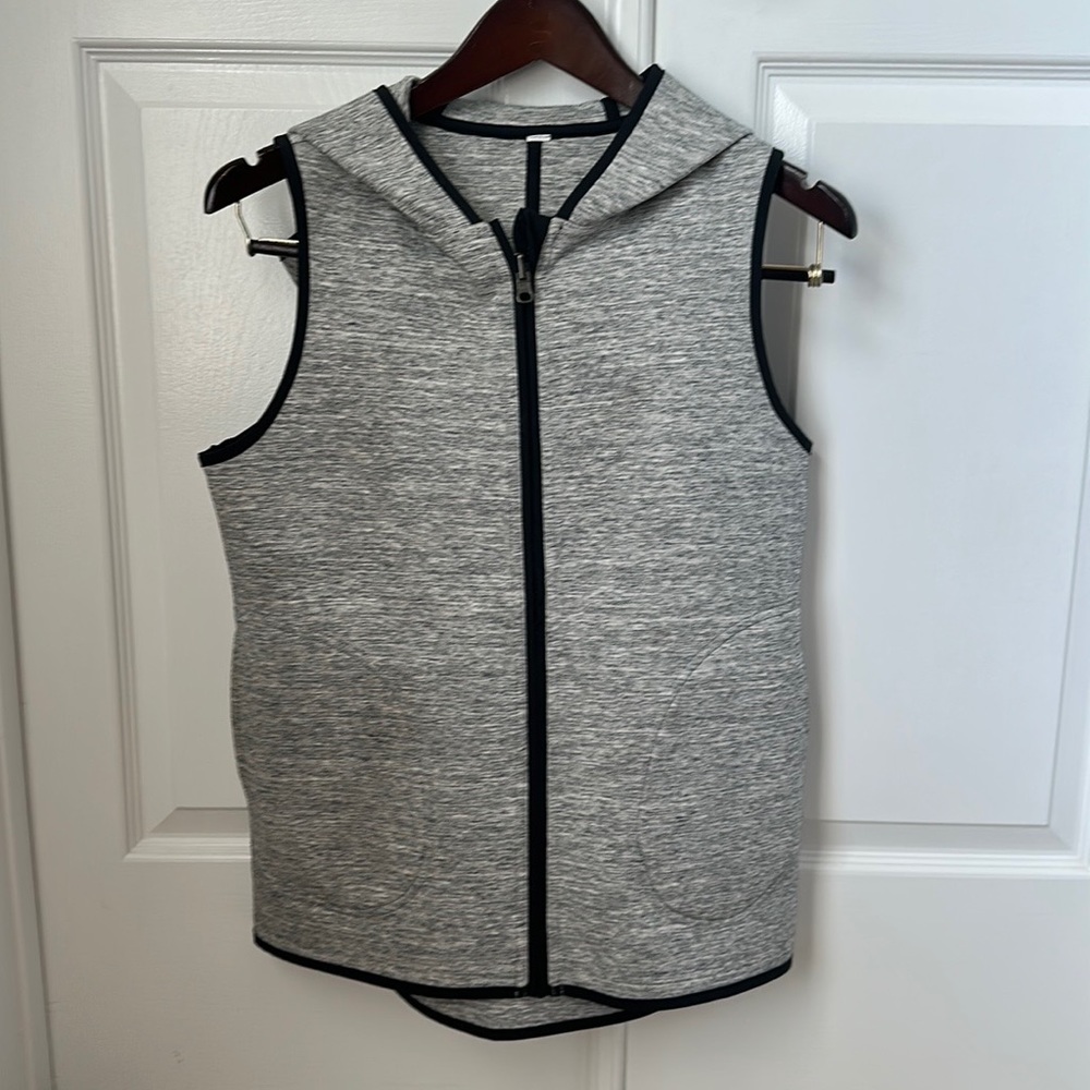 Lululemon Vest size 6